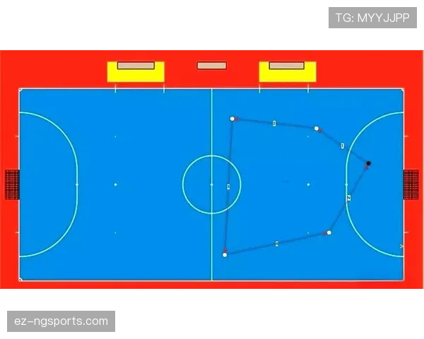 抢门将手中球为何直接判罚犯规？规则详解